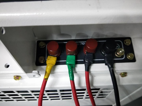 帶防雨棚柴油發(fā)電機(jī)樣式 大澤動(dòng)力